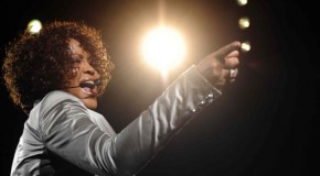 Whitney torna nelle classifiche