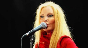 Patti Pravo: tour sospeso per attacchi di panico