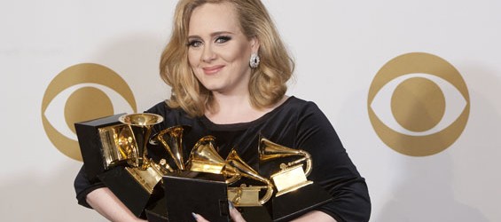 Adele: venerdì il singolo per James Bond