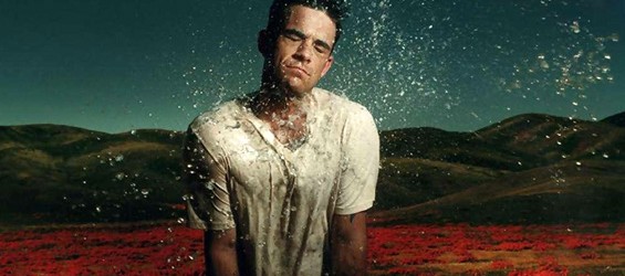 Guarda “Different”, il nuovo video di Robbie Williams