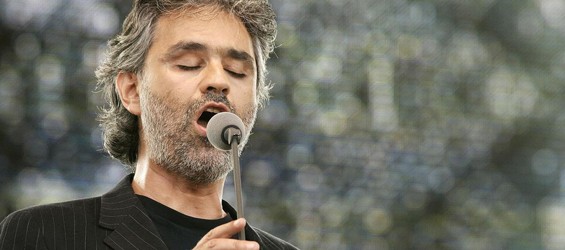 Bocelli duetta con Ariana Grande nella nuova ‘E più ti penso’