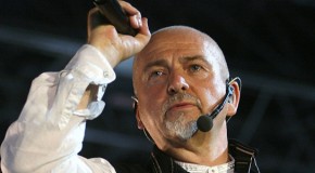 Peter Gabriel canta Bowie per i 25 anni della caduta del muro