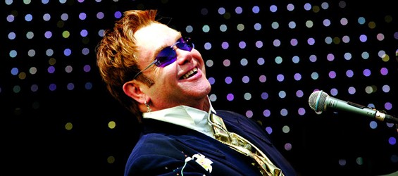 Elton John: album rimandato a settembre