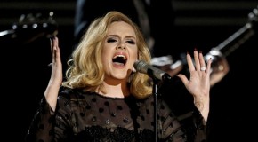 Adele canterà ancora per 007?