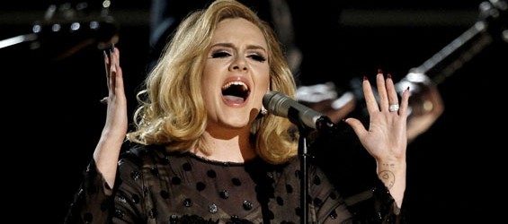 Adele canterà ancora per 007?