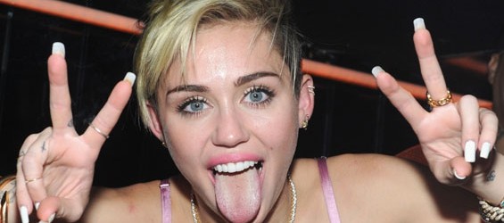 Miley Cyrus… galeotta fu la bandiera messicana!