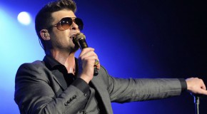 Robin Thicke chiama il nuovo disco come l’ex compagna: “Paula”