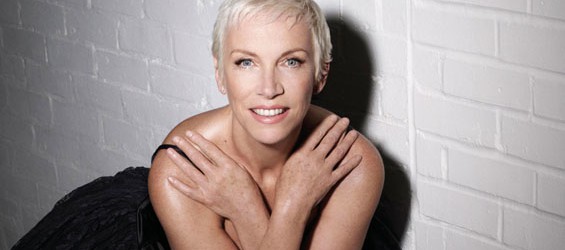 Annie Lennox: ecco il video ufficiale di “I Put a Spell On You”