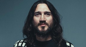 John Frusciante: “L’arte non si paga”. E regala nuova musica ai fan