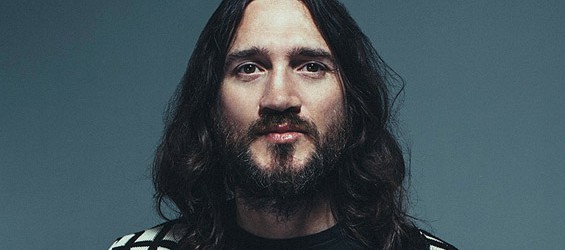 John Frusciante: “L’arte non si paga”. E regala nuova musica ai fan