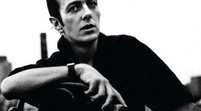 “Joe Strummer 001”: in arrivo una raccolta di inediti e rarità della leggenda del punk